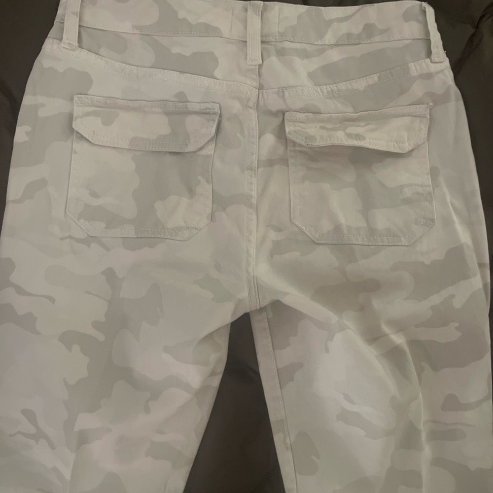 William Rast camo pants - Picture 3 of 6
